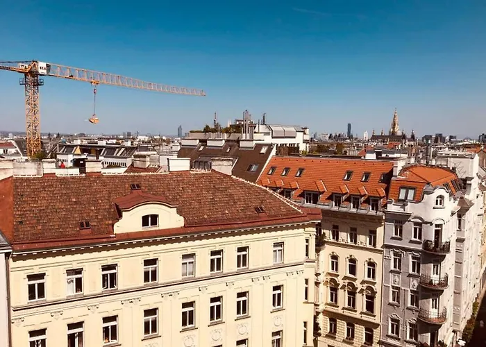 Mitten Im Achten. Zentrale In Vídeň