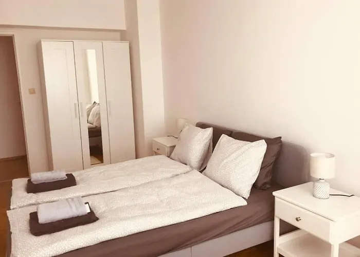 Mitten Im Achten. Zentrale In Apartmán Vídeň